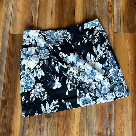 Floral skort size XL - Picture 1 of 4